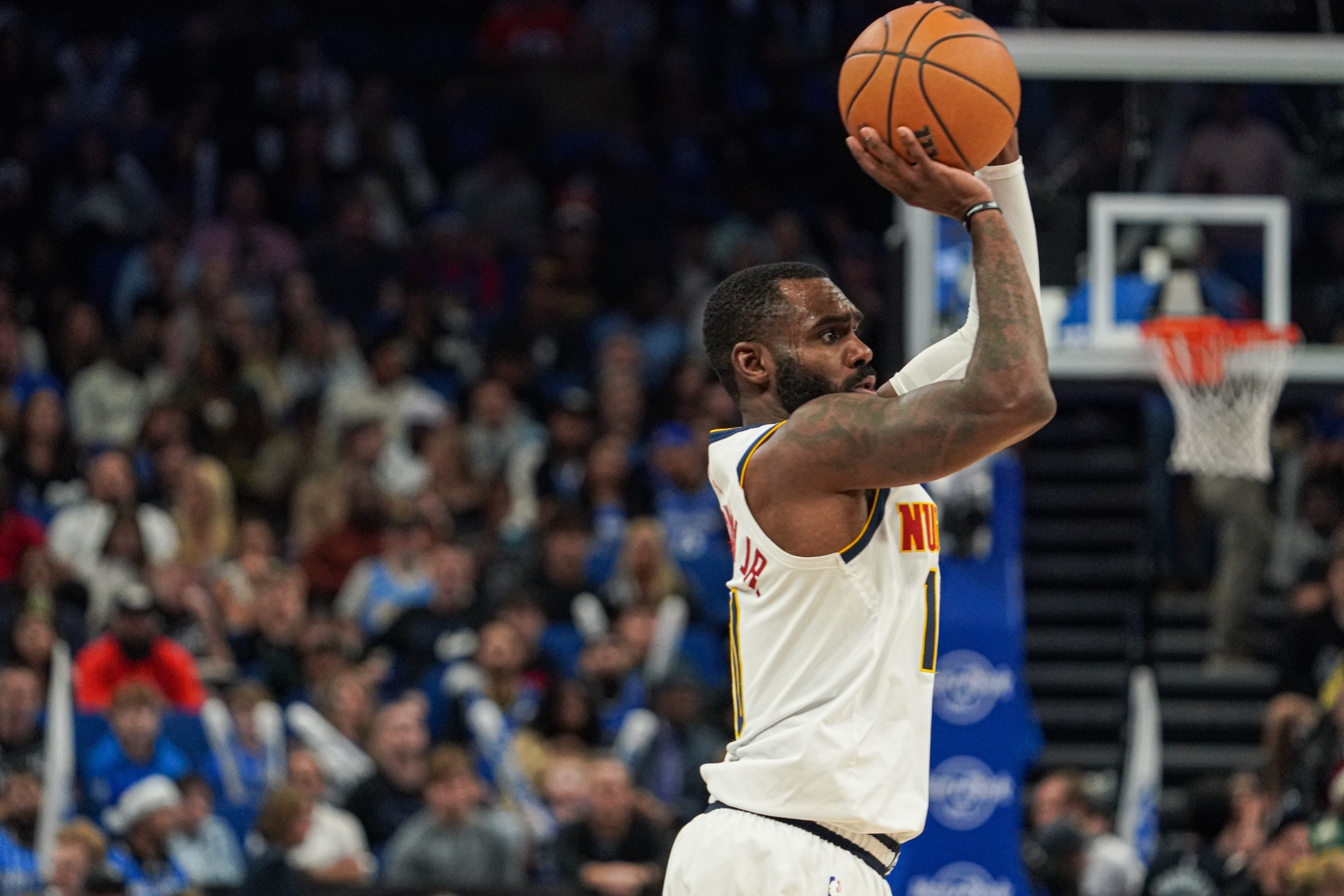 足球直播-下半场拿到15分！小哈达威14中5拿到17分4板2助